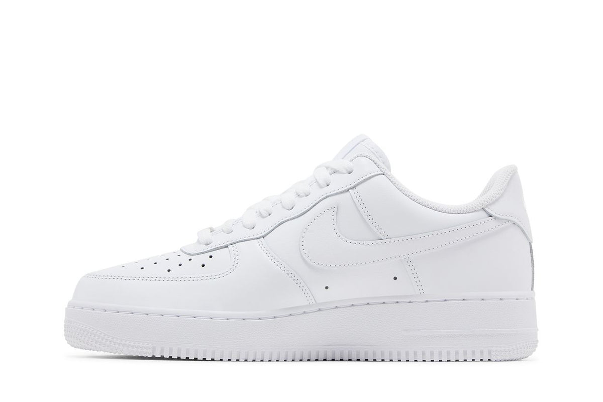 Nike Air Force 1 07 Triple White - vue arrière