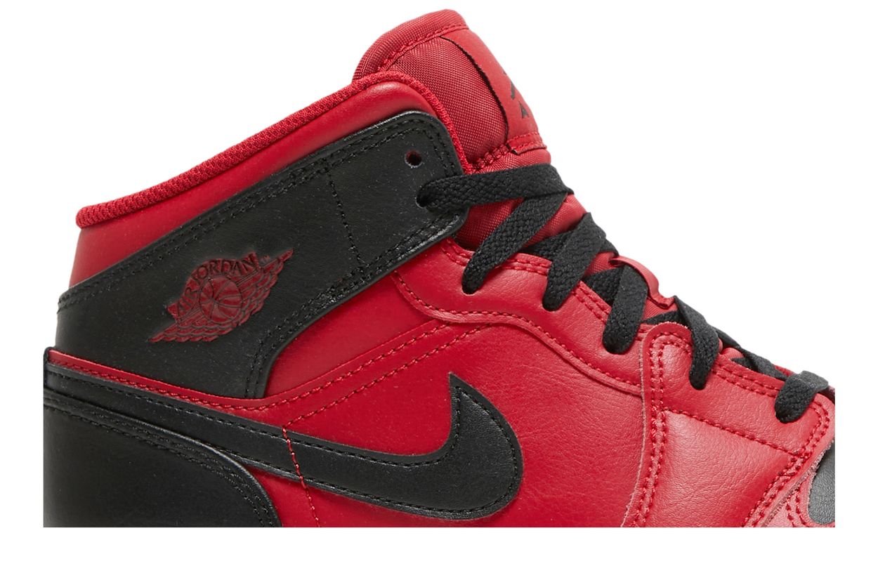 Air Jordan 1 Mid Reverse Bred (GS) - vue de dessus